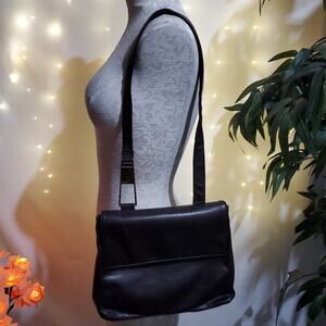 Perlina Vintage Chocolate Brown Buttery Soft Leather Shoulder Bag Medium Gold